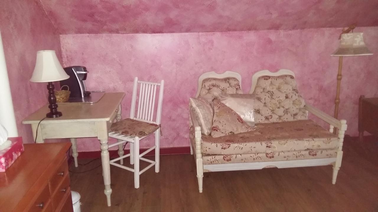 Gite Agricole Les Lilas Saint Wenceslas Bagian luar foto